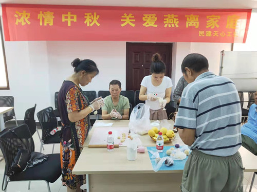 八年坚持，助“燕离”家庭重燃生活希望