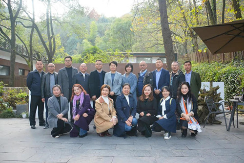 李舜出席民建长沙天心区三支部会员之家授牌仪式