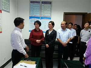 湖北省委常委、省委统战部长张岱梨一行到长沙民建天心区工委联点社区考察“同心”创建工作