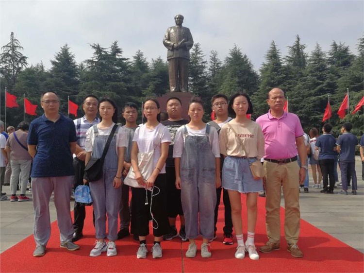 扶贫先扶志，恰同学少年-天心区工委组织“民建思源班”师范生赴韶山开展研学