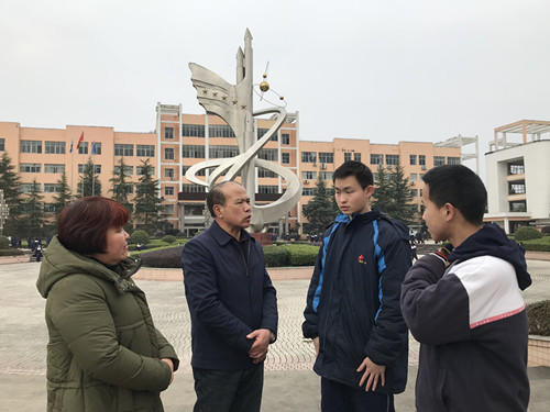 天心区工委赴桑植“天心民建班”开展特困生深度回访