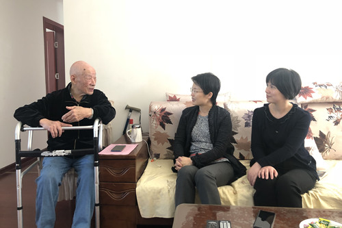 主委李舜重阳节前走访慰问老会员
